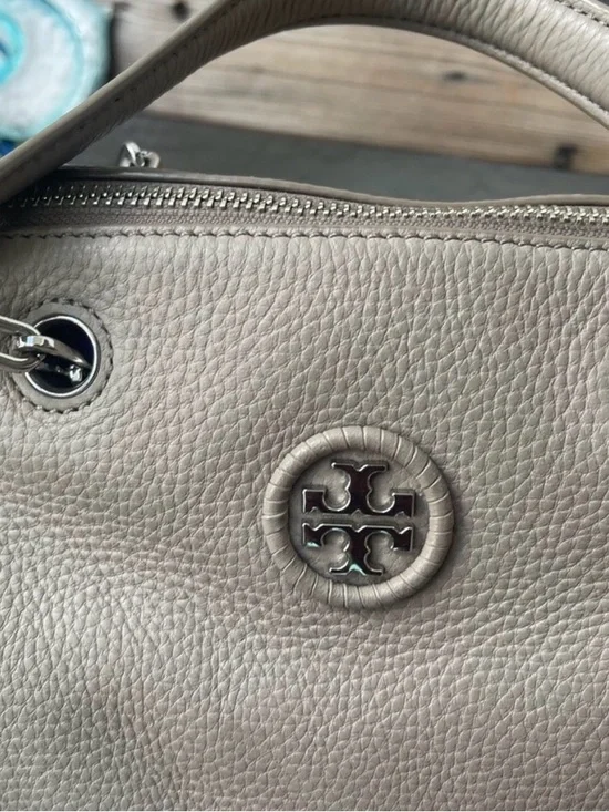 Tory Burch Pebbled Leather Tote in Light Gray - Picture 2 of 12